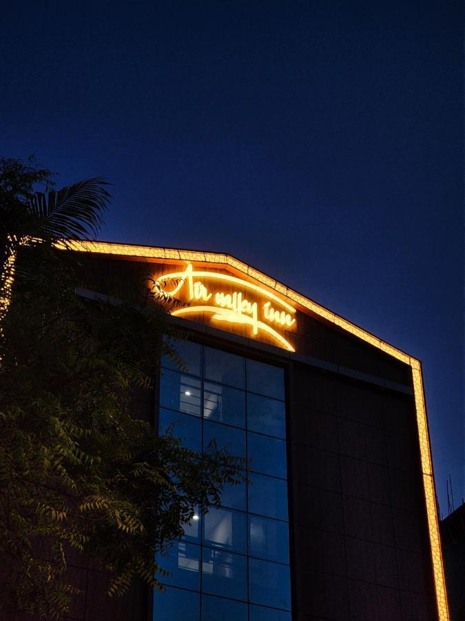Air Valley Inn グワーハーティー エクステリア 写真